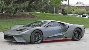 “이렇게 생겼어?” 2017년형 포드 GT 스파이샷 포착