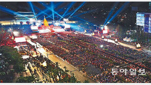 ‘딱 딱 딱’ 죽비소리에 5분간 禪定… 불자-시민 30만명 통일-평화 기원