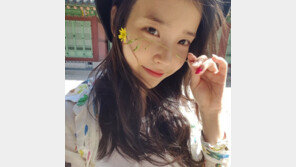 아이유, 신곡 ‘마음’ 발표… 청순한 매력 뽐내 ‘사랑스러워’