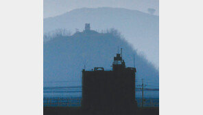 [손 내밀면 닿을 듯… DMZ]코 앞에 북한군 초소… 긴장의 서부전선