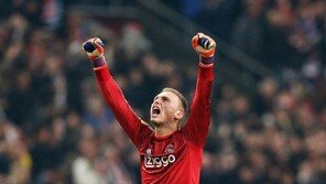 맨유, 데 헤아 대체자로 네덜란드 No.1 GK 야스퍼 실레센 ‘눈독’