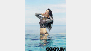 설리, 발리에서 과감히 허리 드러내고…‘아찔+요염’