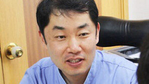 사라지지 않는 눈떨림 증상, 안면마비 의심해봐야