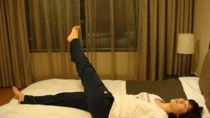 침대에서 할 수 있는 운동, 자기 전에 ‘5분만 투자하자’ 눈길