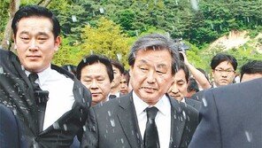 김한길-천정배에 “배신자”… 문재인 “노무현 앞에 부끄럽다”