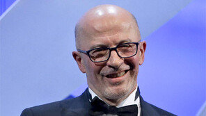 佛 오디아르 감독 ‘디판’ 칸 황금종려상