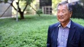 ‘국적회복’ 마종기, 시집 출간…“비바람 속 마지막 평화를 믿었다”