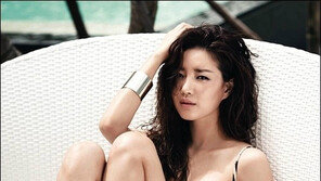 김사랑, 몸에 딱 붙는 호피 수영복에 드러난 굴곡 몸매 ‘눈길’