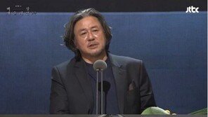 ‘백상예술대상’ 대상 최민식, 소감서 자기성찰…“초심 잃고 흥행 손익 논했다”
