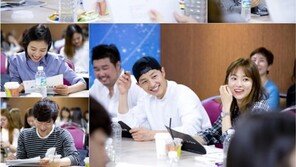 ‘태양의 후예’ 송혜교 송중기, 대본 리딩 현장 공개…‘송송 커플’ 케미 폭발? 