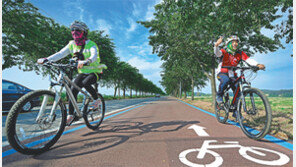 [Q매거진]출렁이는 동해 길동무로 70km 자전거 라이딩… 마주친 삶들이 정겹다