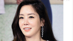 [우먼 동아일보] 동갑내기 재미교포와 열애, 김정은의 금전운 부르는 메이크업