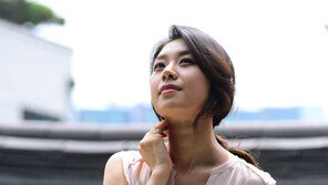 [양형모의 아이러브 스테이지] 조정은 “엘리자벳 역, 처음엔 엄두가 안 났죠”