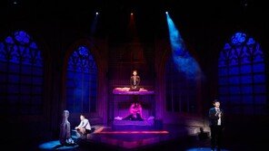 ‘베어 더 뮤지컬’ 15禁인데 고등학생 성관계 장면 버젓이…