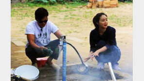 ‘삼시세끼’ 최지우, 이서진과 재회…오자마자 급하게 수수밭 찾은 이유는?