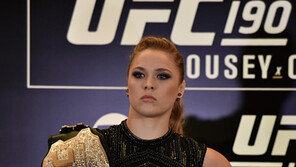 [화보] ‘UFC 190‘ 미디어데이 현장…론다 로우지의 ‘명품 근육’