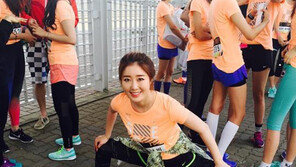 나비 ‘여름밤에’ 신곡 출시, 과거 마라톤 10km 완주…다리 쫙 벌리며 스트레칭