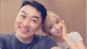 AOA 초아, ‘컬투쇼’ 정찬우와 인증샷 “정말 심쿵했어”…얼굴 크기에 팬들도 ‘심쿵!’