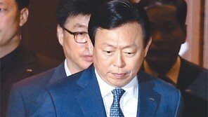 신동빈, 부친에게 보고없이 개혁 승부수… “모두 내 책임”