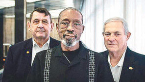 아바나의 성조기, 54년前 美해병이 다시 올려 