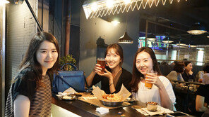 [Q매거진]향긋한 맥주, 유럽 대표 호가든 vs 아시아 대표 칭다오 