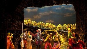 뮤지컬 ‘맨 오브 라만차’ 지하 감옥, 美 브로드웨이와 차이점은?