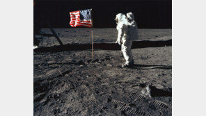 [토요기획]두 개의 달이 합쳐져 지금의 달이 됐다?