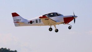 공군 비행 교육용 훈련기 ‘KT-100’ 첫 시험비행 성공