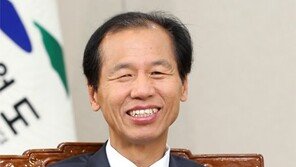 최문순 강원도지사, 도정질의 과정서 쓰러져… 과로 VS 만취 ‘설전’