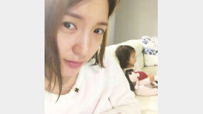서지영 “항상 꼬모 재우며 나도 꿈나라!” …민낯 딸과의 일상 공개