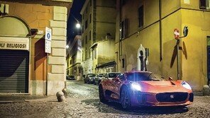 007 스펙터, 랜드로버 역사상 가장 빠르고 강력한 레인지로버 스포츠 SVR 등장