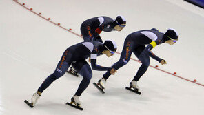 스피드스케이팅 남자 팀추월 시즌 첫 은메달