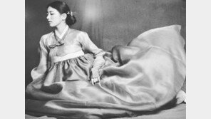 도리화가 배수지, 한복입고 셀프 홍보