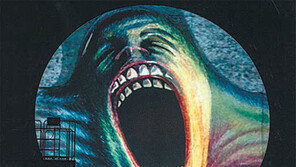 소름 돋는 환각적인 영상쇼… 은퇴 모르는 ‘칠순의 명장’