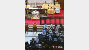 교황 “아기 예수처럼 소박한 삶 살아야”