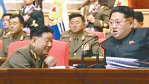 무릎 꿇은 황병서… ‘김정은에 절대 복종’ 강조? 