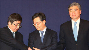 손잡은 한미일 6자수석 “새로운 대북제재 추진”