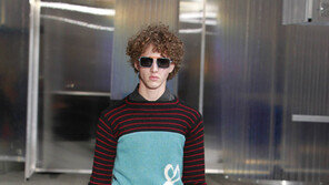 [Q매거진]배불뚝이 부장님도… 차도녀도… 스니커즈 신었다고 전해라∼