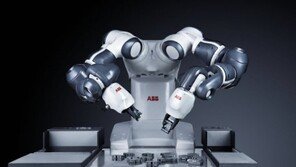 세계 최초 양팔로 일하는 로봇 ‘YuMi’ 국내 첫 선