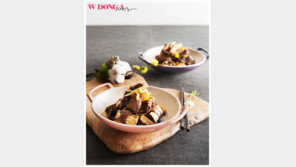 [우먼 동아일보 TV] 설 손님맞이 밥상 ‘수삼갈비찜’ 푸드 스타일리스트 김상영이 제안하는 르크루제 스톤웨어 웍 요리