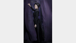 [양형모의 아이러브 스테이지] 차지연의 포스, 뮤지컬 ‘레베카’의 다스베이더