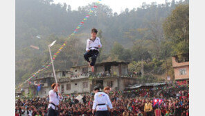 네팔 간 태권도, 발차기·격파로 “사람들에게 용기와 희망을”