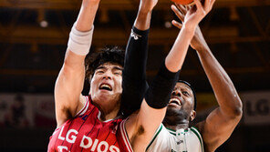 LG, 갈 길 바쁜 동부에 고춧가루 ‘팍팍’