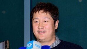 이대호 1년 최대 400만 달러…“방망이 하나 들고 마이너 계약, 무협소설 같다”