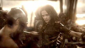 [동아일보 설 특집]2007년 ‘300’ 속편… 에바 그린 미모 돋보여 