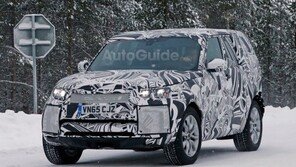 “각진 모습 버리고 둥글어져” 신형 랜드로버 디스커버리 포착