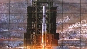 북한 발사한 장거리 미사일에 美 언론 “핵 탄두 탑재 가능한 로켓”