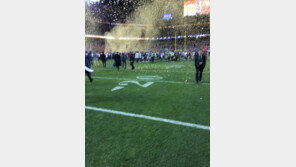 “누가 팀쿡에게 삼성-LG 폰 좀 주세요” SNS에 올린 사진 때문에…