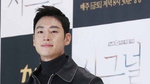 [단독]이제훈, ‘연기력 논란’에 맞서 연극무대로 ‘정면돌파’