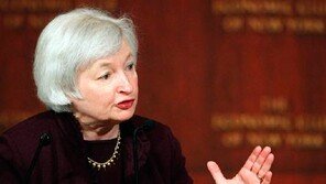 美연준 옐런 의장 “금리 인상 속도 늦출 수도 있다”